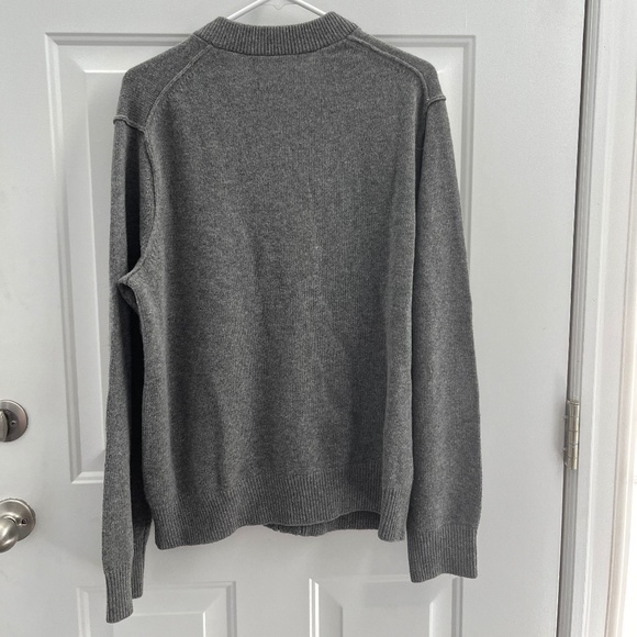 Banana Republic Men's Sweater - Picture 2 of 4